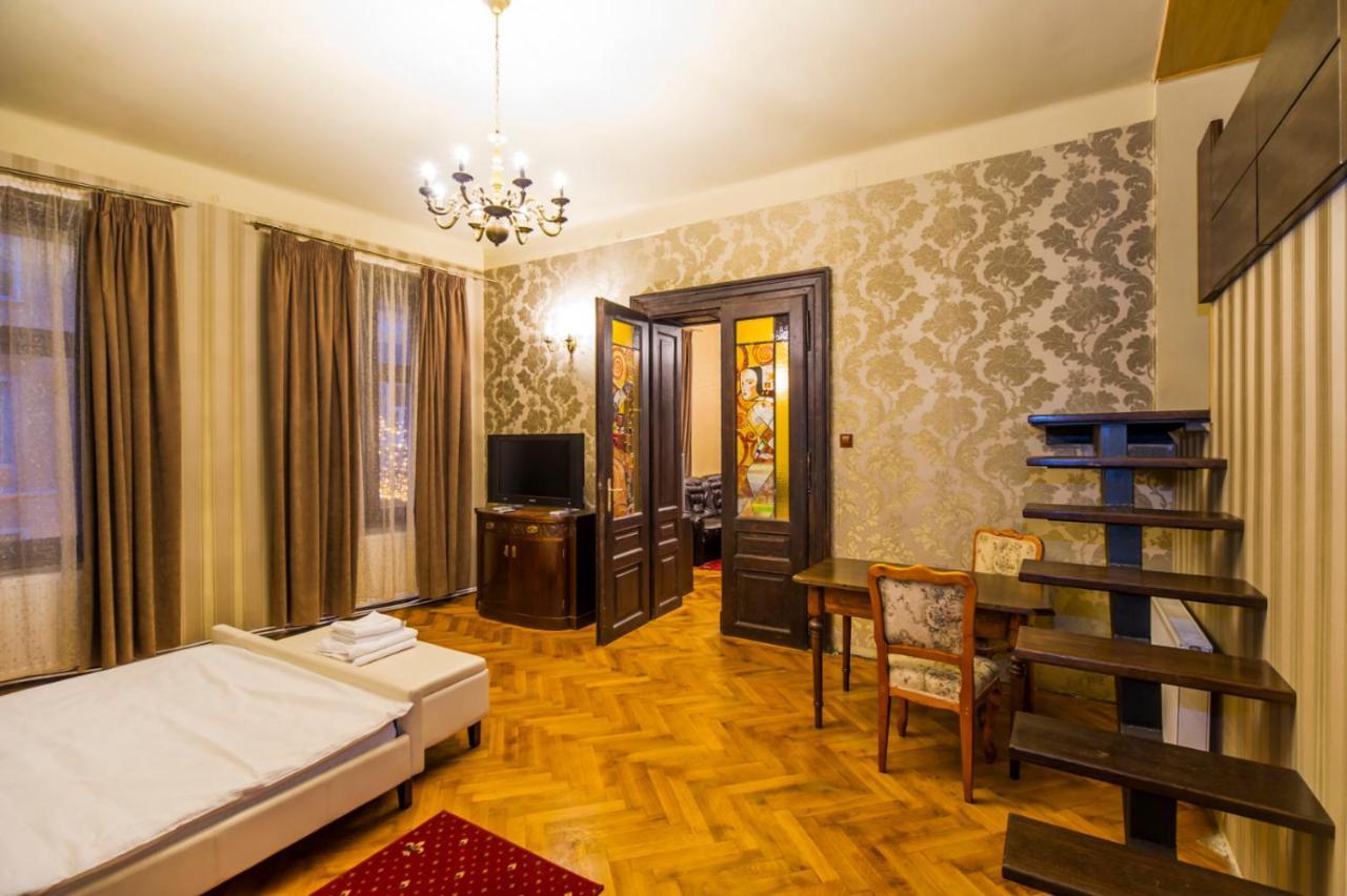 Aristocrat Vintage Apartment Braşov Buitenkant foto