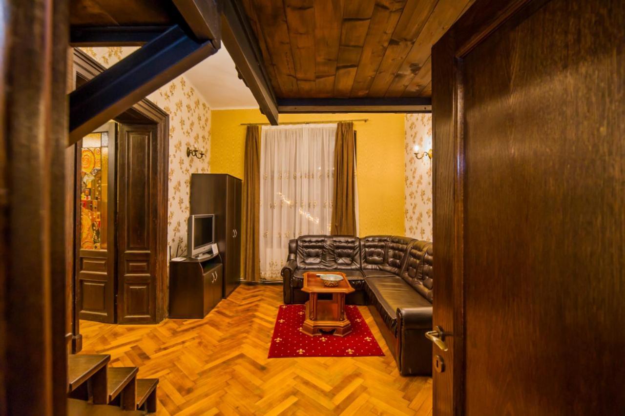 Aristocrat Vintage Apartment Braşov Buitenkant foto