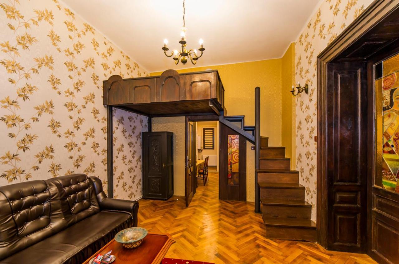 Aristocrat Vintage Apartment Braşov Buitenkant foto