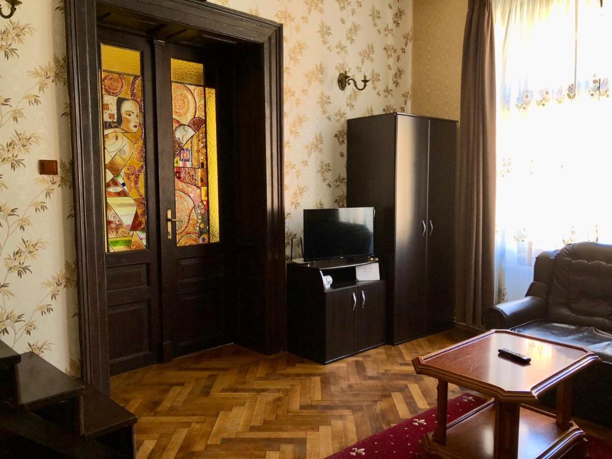 Aristocrat Vintage Apartment Braşov Buitenkant foto