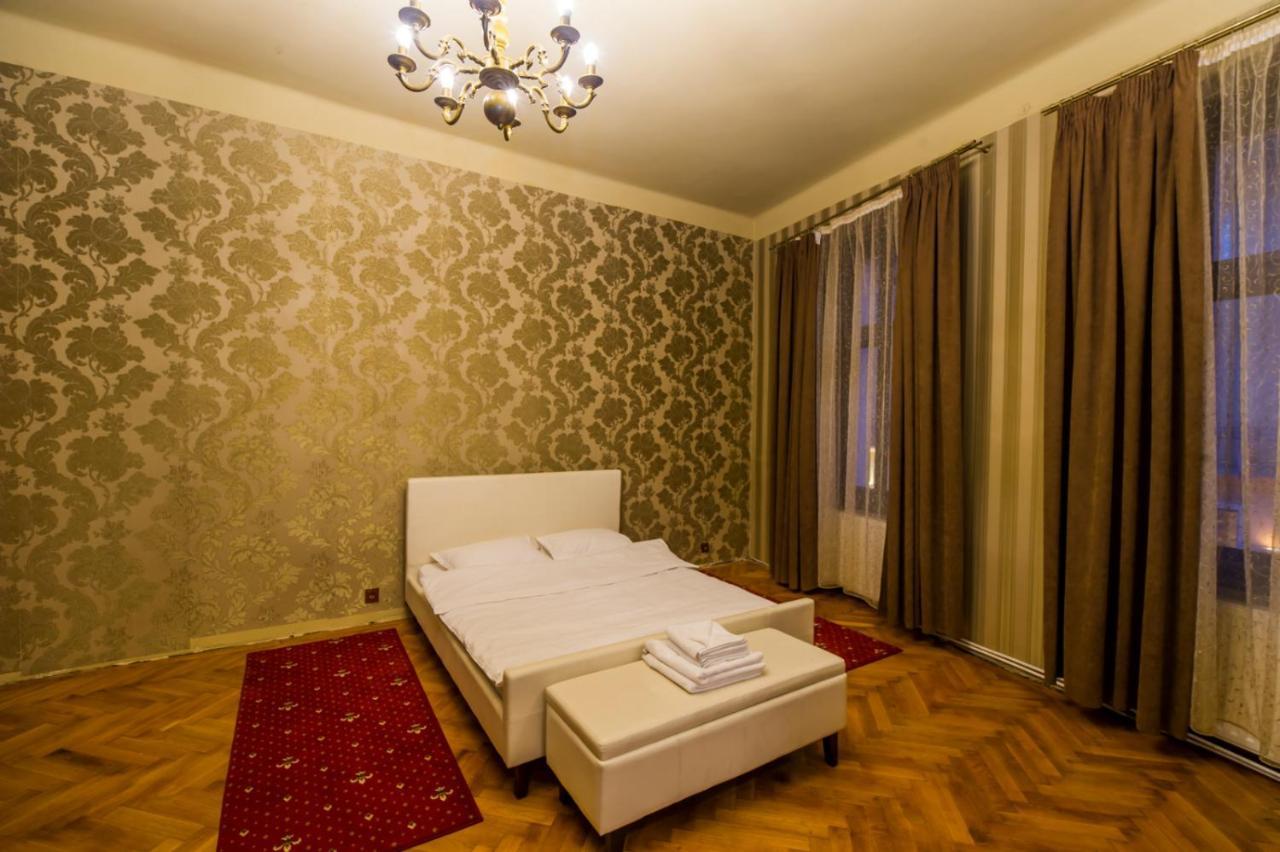 Aristocrat Vintage Apartment Braşov Buitenkant foto