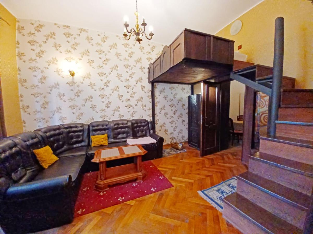 Aristocrat Vintage Apartment Braşov Buitenkant foto